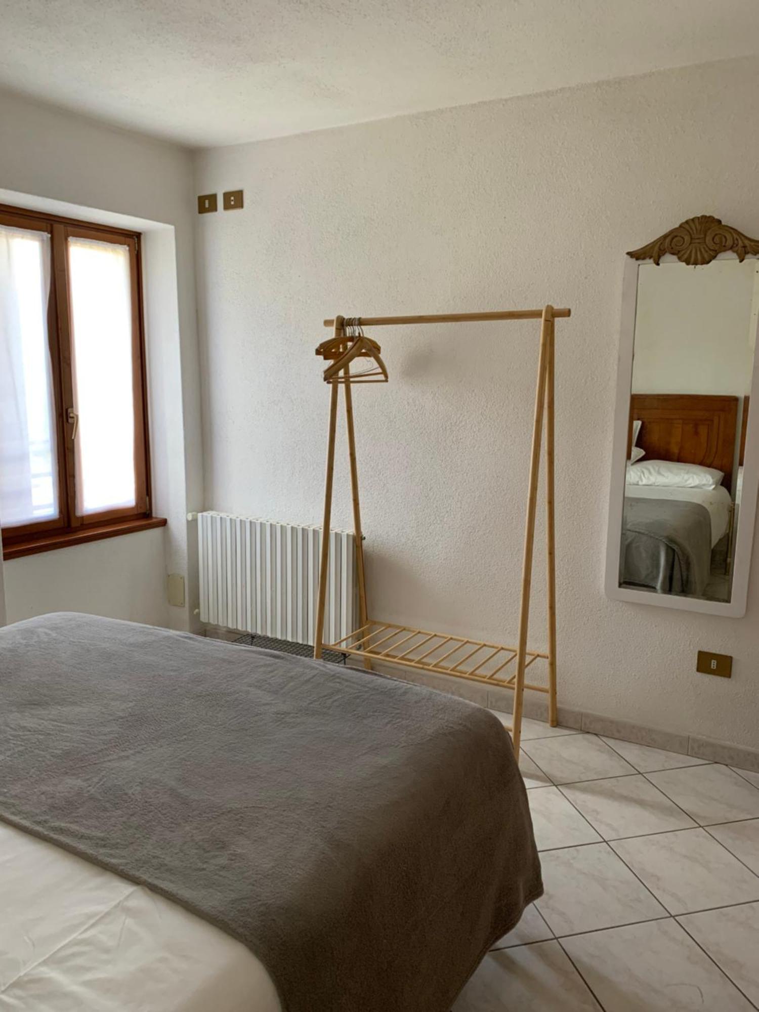 Plesio Casa Savina - Stupenda Vista Lago E Monti מראה חיצוני תמונה